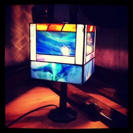 ステンドグラス ランプの画像