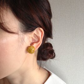 黄色いお花のピアス