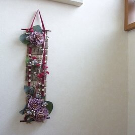 白樺とシダローズの掛け軸風壁飾りの画像