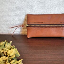 ブラウンの牛革手縫いポーチ（小）