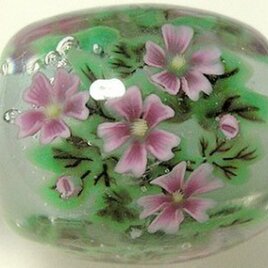 とんぼ玉チョーカー　ゼニアオイのお花