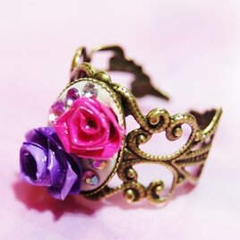 ピンクの薔薇の指輪の画像