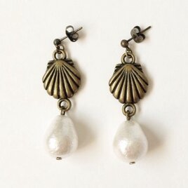 Shell earrings (antique gold)の画像