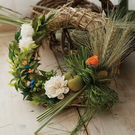 干し草の香りの初夏のリース
