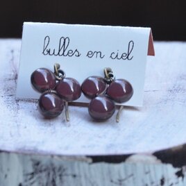 紫のぶどうのピアス