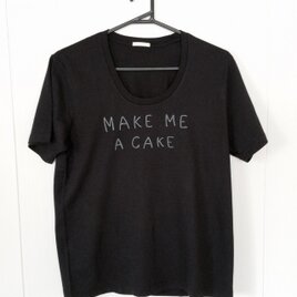 Make Me A Cake  [クルーネックTシャツ]の画像