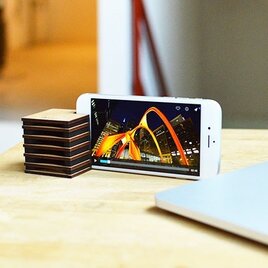 iPhone 木製CUBEスタンドスピーカーの画像