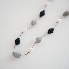 るるくま様ご予約・モノトーンシルクコード・ネックレス