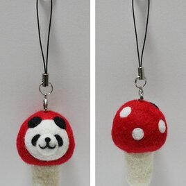 【I様ご予約品】羊毛フェルトキノコパンダのストラップ（赤）