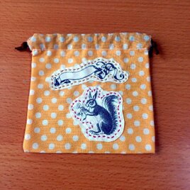 クラシックプリント巾着（リボン×リス）