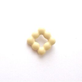 matte graze brooch (yellow)の画像