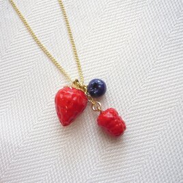 ベリーネックレス