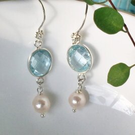宝石質スカイブルートパーズと本真珠のピアス（イヤリング）