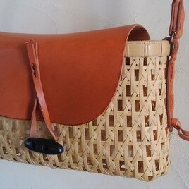 竹かごと革のかわいいポシェット　sananari 03