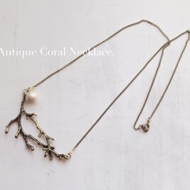 コットンパールとアンティーク珊瑚のネックレスの画像
