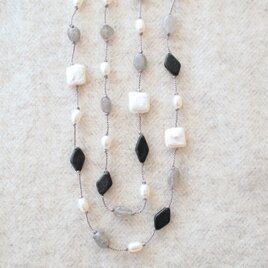 くろざえもん様ご予約・モノトーンシルクコード・ネックレス