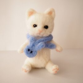 うさぎのマフラーとしろねこちゃん