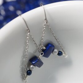 ラピスラズリトライアングルピアス