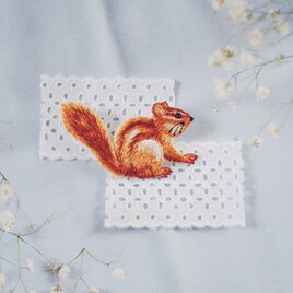 森のリスさん ブローチ