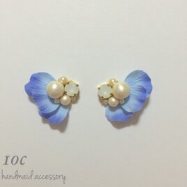 春風ふわり 花びら舞うピアス Blueの画像