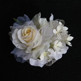 rose corsage (オフホワイト)の画像