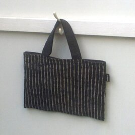 リネンのおさいふバッグ　縞 / ウバメガシ