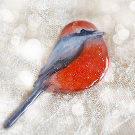 絵描きの手描き／オレンジ鳥のブローチ