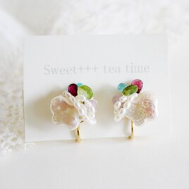 rainbow★淡水真珠とカラフルな天然石の刺繍イヤリング