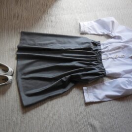９０００円引き！英国製輸入生地で作ったグレーのコットンスカート！の画像