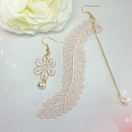 レースのロングピアス