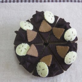 チョコレートケーキ　ハンドメイド　フェルト　ままごとの画像