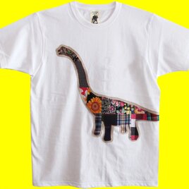 パッチワークのブラキオサウルスTシャツの画像