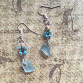 シーグラスとビーズのピアス/イヤリング