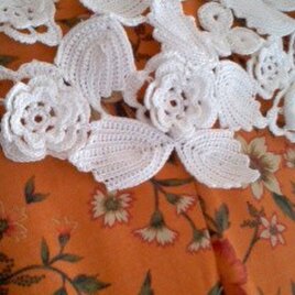 お花とリーフのモチーフ可愛いレース編み つけ衿 高級レース糸使用の画像