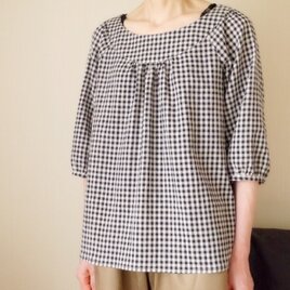 綿麻ギンガムチェックのラウンドヨークブラウス