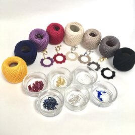 デコラティブなレースフレームのフープピアス/イヤリング（ブラック）