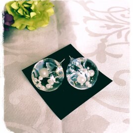 パールinビー玉風ピアス