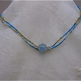 シルバーメッシュビーズのネックレスの画像