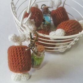気分屋編み雑貨【肉と小瓶】
