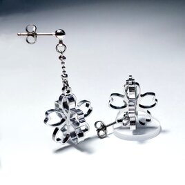 【桜の立体ピアス・イヤリング】季節問わず使えるデザイン / おしゃれなプレゼントにも