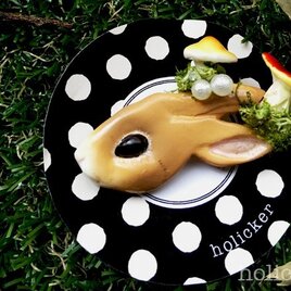 耳からキノコ・ブローチ　うさぎ