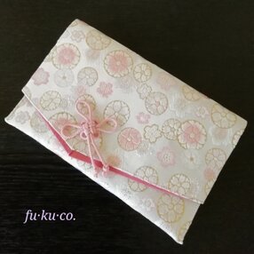 金襴 fu·ku·co. 御朱印帳ケース　Mサイズ　白地にピンク丸桜