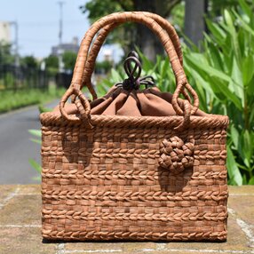 山葡萄 手提げ 籠バック 花編み オリジナルチャーム2種、保存袋付き