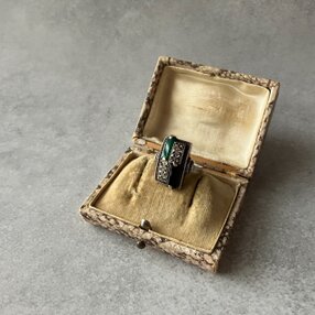 【022】旅するグリーンストーン – 異国のドレスリング