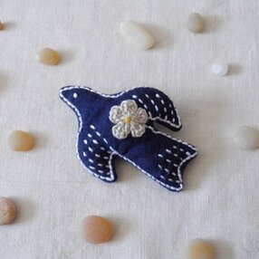 ハンドメイド ブローチなど