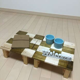 中くらいの2本足のパソコンテーブル ウッドナチュラル ソファーで