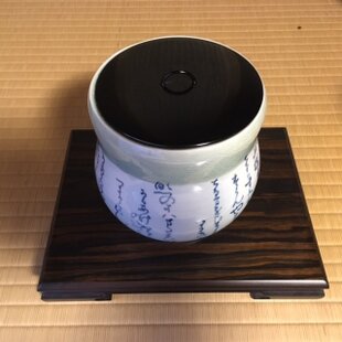 楠玉杢 2段菓子重拭き漆仕上げ | iichi 日々の暮らしを心地よくする