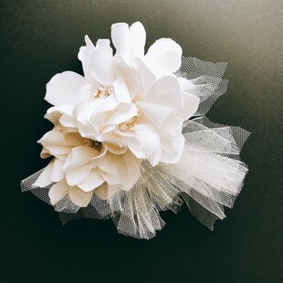 木蓮の花のかんざし＆ブローチ - ネフライトが高級感を引き立る K200 