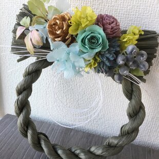 ユーカリとかすみ草のミニリース | iichi 日々の暮らしを心地よくする