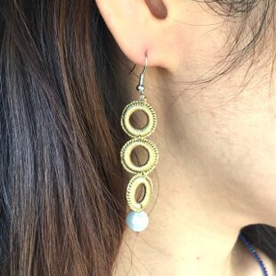 オルテガタッセルピアス・イヤリング | iichi 日々の暮らしを心地よく